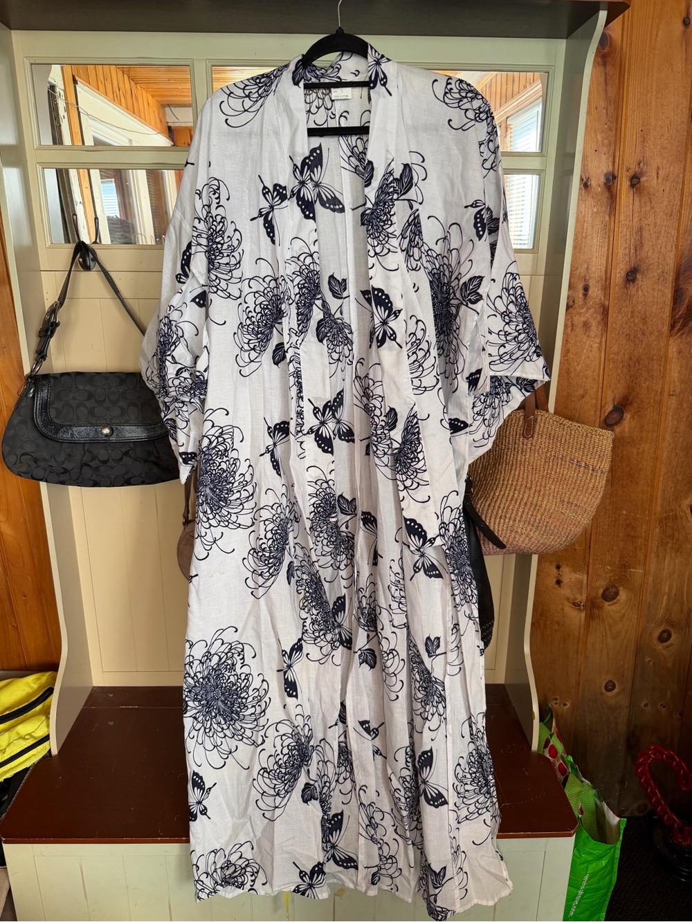 Monochrome Floral kimono robe